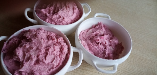 Makovo-čučoriedkové rezy so želé piškótami (fotorecept) - obrázok 2