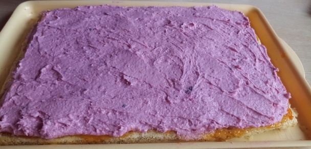 Makovo-čučoriedkové rezy so želé piškótami (fotorecept) - obrázok 4