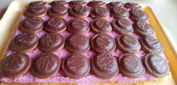 Makovo-čučoriedkové rezy so želé piškótami (fotorecept) - obrázok 5