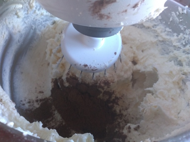 Kakaové rezy s čučoriedkovým likérom a lekvárom (fotorecept) - obrázok 2