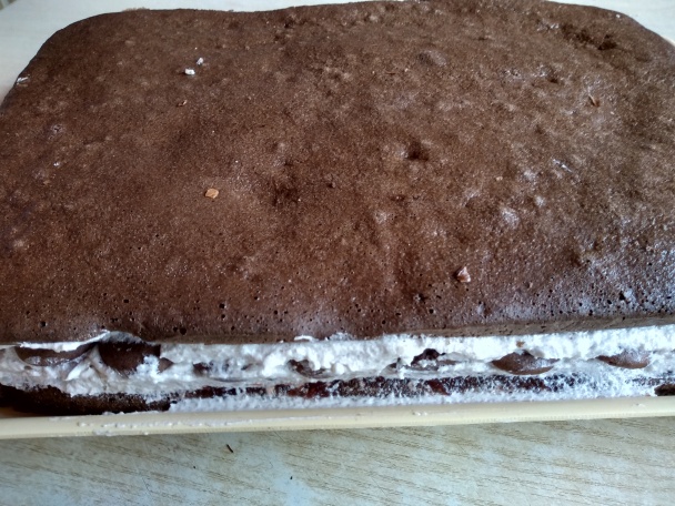 Kakaové rezy s čučoriedkovým likérom a lekvárom (fotorecept) - obrázok 10