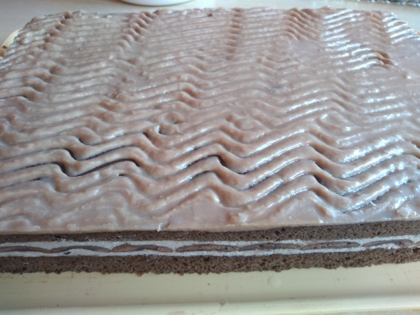 Kakaové rezy s čučoriedkovým likérom a lekvárom (fotorecept) - obrázok 11