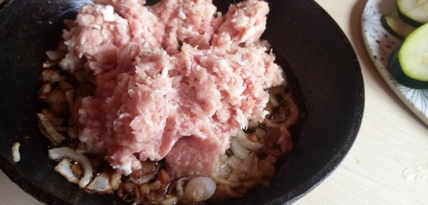 Zapekaná cuketa s mäsom a mrkvou (fotorecept) - obrázok 3