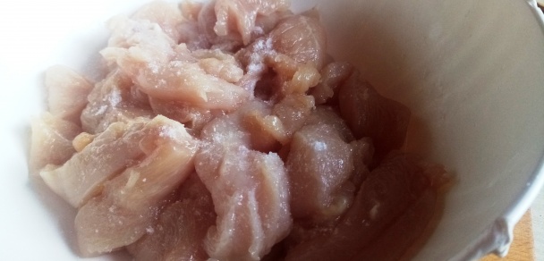 Kuracie kúsky v jogurtovo-cesnakovom cestíčku (fotorecept) - obrázok 4