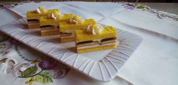 Krémové rezy so želé piškótami a s medovinou (fotorecept) - obrázok 12