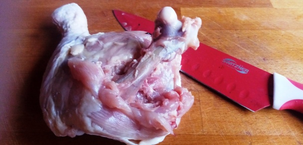 Sušenými paradajkami plnené kuracie stehná s višňovým likérom (fotorecept) - obrázok 1