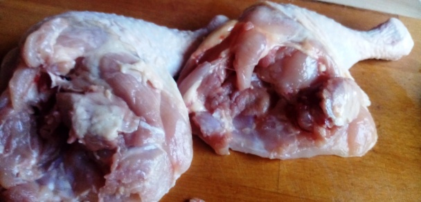 Sušenými paradajkami plnené kuracie stehná s višňovým likérom (fotorecept) - obrázok 2