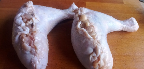Sušenými paradajkami plnené kuracie stehná s višňovým likérom (fotorecept) - obrázok 5