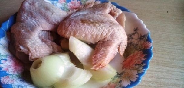 Perkelt zo slepačích krídel s lesnými hubami (fotorecept) - obrázok 1