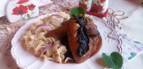 Perkelt zo slepačích krídel s lesnými hubami (fotorecept) - obrázok 7