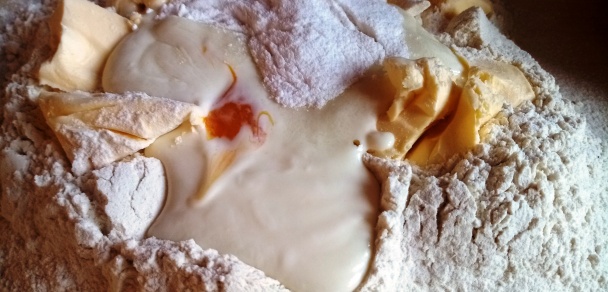 Krehký jogurtový koláč s jablkami (fotorecept) - obrázok 1