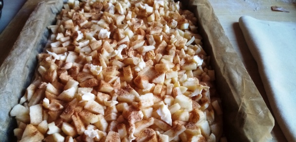 Krehký jogurtový koláč s jablkami (fotorecept) - obrázok 9