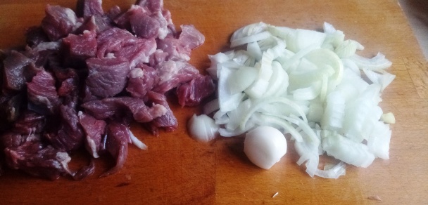 Hovädzie kocky v červenej kapuste (fotorecept) - obrázok 2