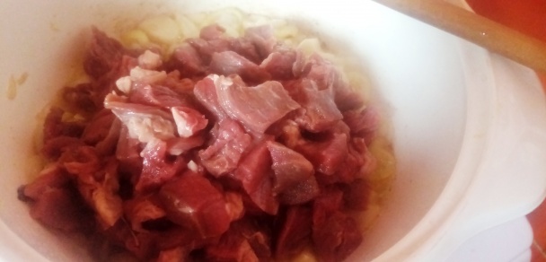 Hovädzie kocky v červenej kapuste (fotorecept) - obrázok 5