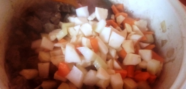 Hovädzie kocky v červenej kapuste (fotorecept) - obrázok 8