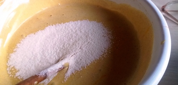 Škoricovo-citrónové rezy s vínovým krémom (fotorecept) - obrázok 4