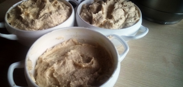 Škoricovo-citrónové rezy s vínovým krémom (fotorecept) - obrázok 7