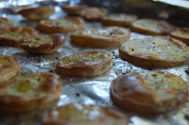 Pečené bylinkové zemiaky - obrázok 2