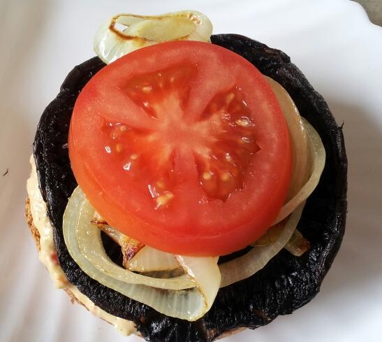 Hubový hamburger s avokádom - obrázok 5