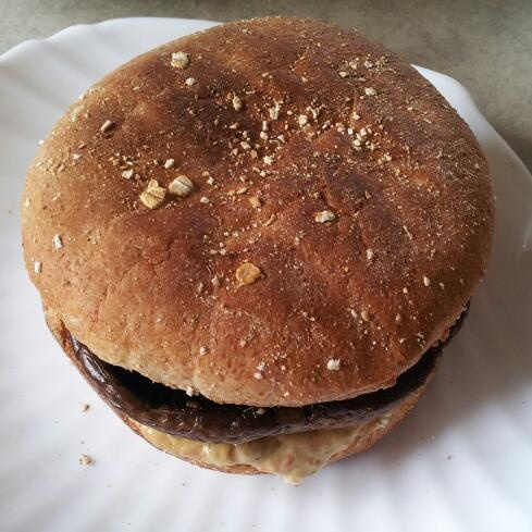 Hubový hamburger s avokádom - obrázok 6