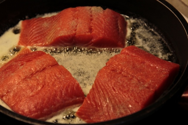 Opražený losos na zelenine a so špenátovou zemiakovou kašou (fotorecept) - obrázok 7