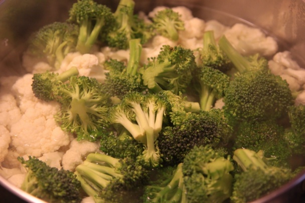 Brokolicovo-karfiolový šalát - obrázok 1