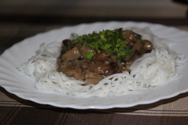 Baklažánovo-hubový stroganov (fotorecept) - obrázok 6