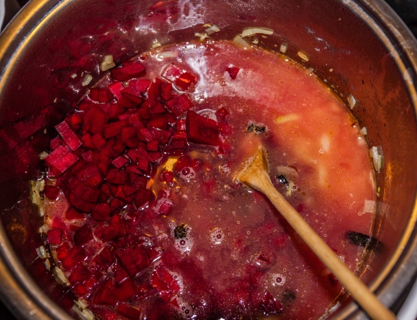 Cviklovo-zázvorová polievka s kokosovým mliekom (fotorecept) - obrázok 3