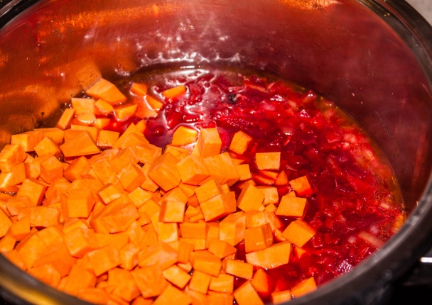 Cviklovo-zázvorová polievka s kokosovým mliekom (fotorecept) - obrázok 4