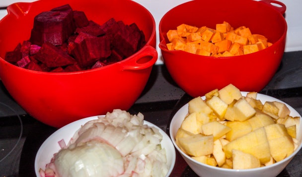 Cviklová polievka s jablkom a chrenom (fotorecept) - obrázok 1