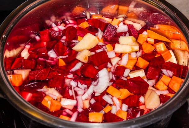 Cviklová polievka s jablkom a chrenom (fotorecept) - obrázok 2