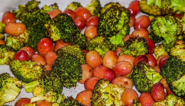 Šalát z brokolice a hrozna (fotorecept) - obrázok 1