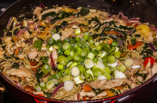 Špagety s kuracím mäsom a špenátom (fotorecept) - obrázok 7