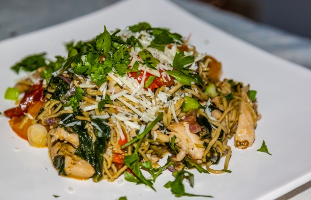 Špagety s kuracím mäsom a špenátom (fotorecept) - obrázok 8