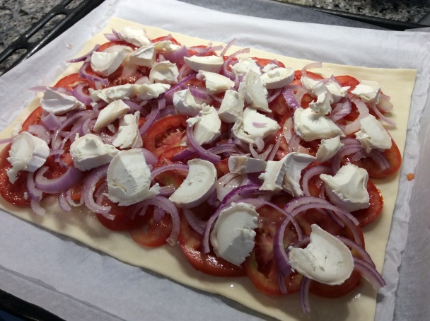 Jednoduchý paradajkový koláč - obrázok 1