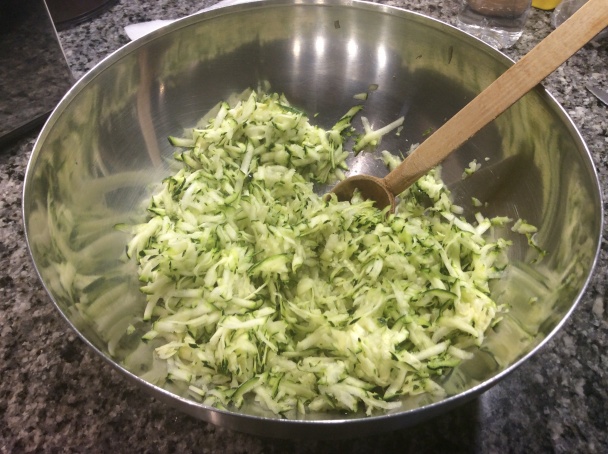 Cuketové placky s fetou, mätou a limetkou (fotorecept) - obrázok 1