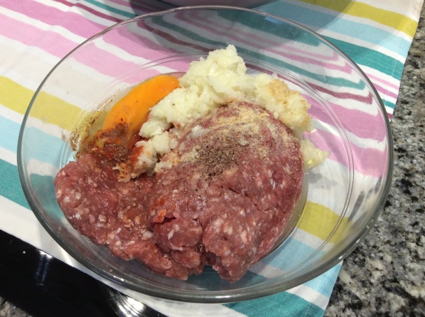 Grécke mäsové guľky - Soutzoukakia (fotorecept) - obrázok 2