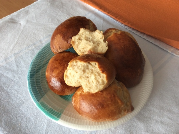 Mliečne briošky s anízom (Bollos de leche con anís) (fotorecept) - obrázok 6