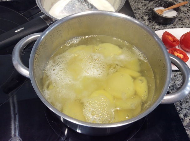 Zemiakovo-rybacie fašírky s petržlenovou omáčkou (fotorecept) - obrázok 1