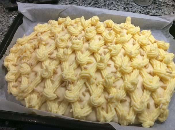 Svätojánsky kysnutý koláč (La coca de San Juan) (fotorecept) - obrázok 3