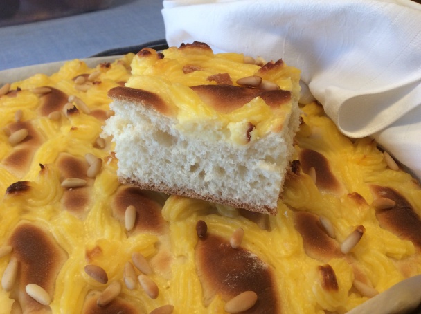 Svätojánsky kysnutý koláč (La coca de San Juan) (fotorecept) - obrázok 5