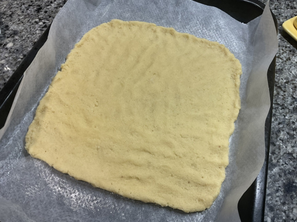 Mandľovo-jablkový koláč (Coca de poma amb panses) (fotorecept) - obrázok 1