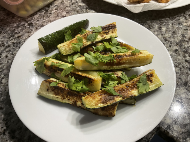 Teplý cuketový šalát s fetou (fotorecept) - obrázok 2