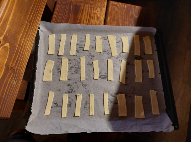 Slané tyčinky z lístkového cesta - obrázok 2
