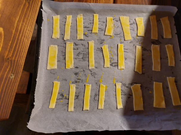 Slané tyčinky z lístkového cesta - obrázok 3