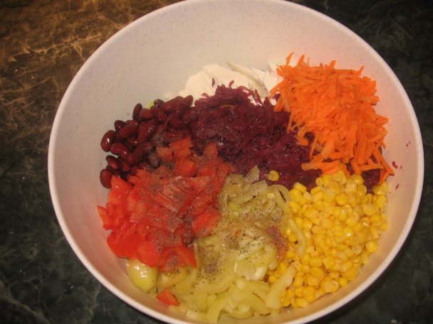 Zeleninový šalát so syrom - obrázok 2