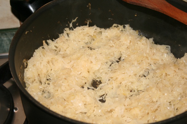 Bravčové závitky plnené kyslou kapustou a oškvarkami - obrázok 1