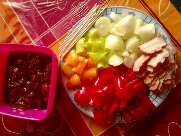 Pestofarebné špízy (fotorecept) - obrázok 1