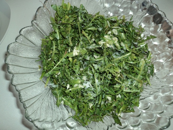 Jarný šalát z púpavových listov (fotorecept) - obrázok 2