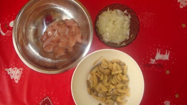 Rýchle smotanovo-syrové cestovinky s kuracím mäskom - obrázok 2